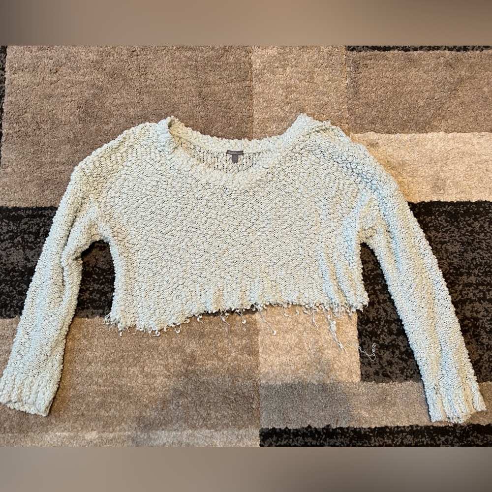 Long sleeve sweater cropped